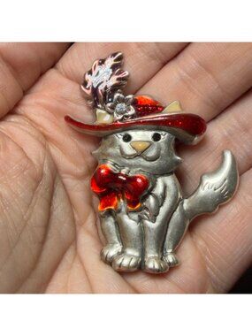 AJMC Cat Brooch Vintage Hat Red Bow Rhinestone Silver Tone 2.25"